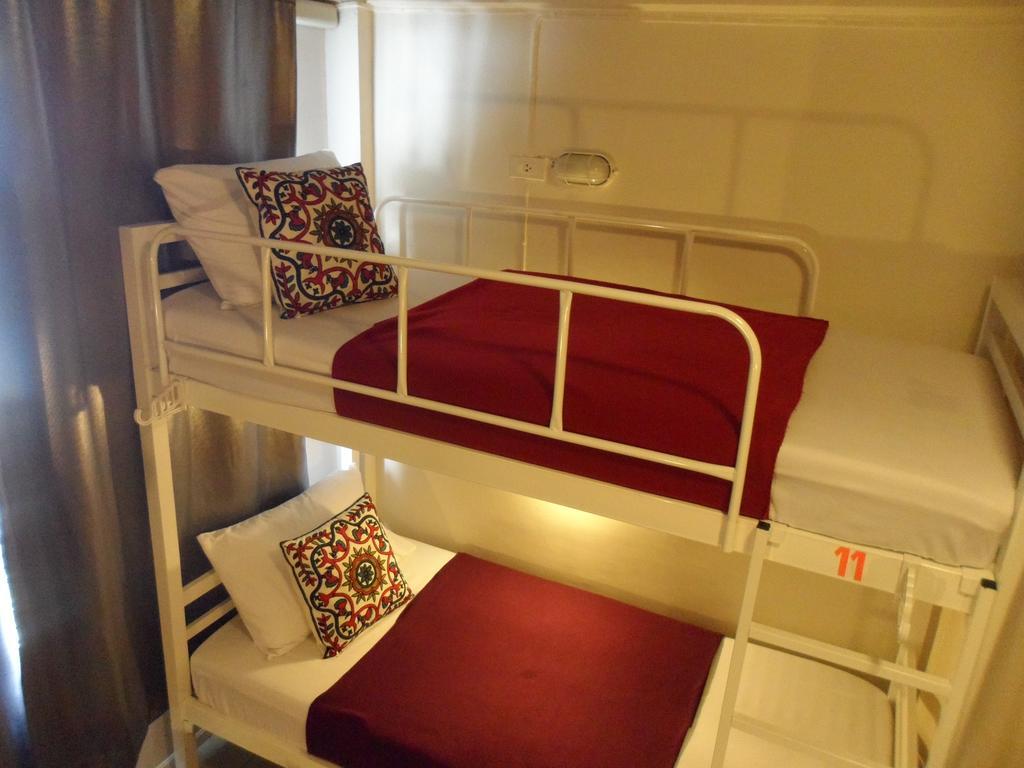 Need Sleep Hostel Bangkok Exterior foto